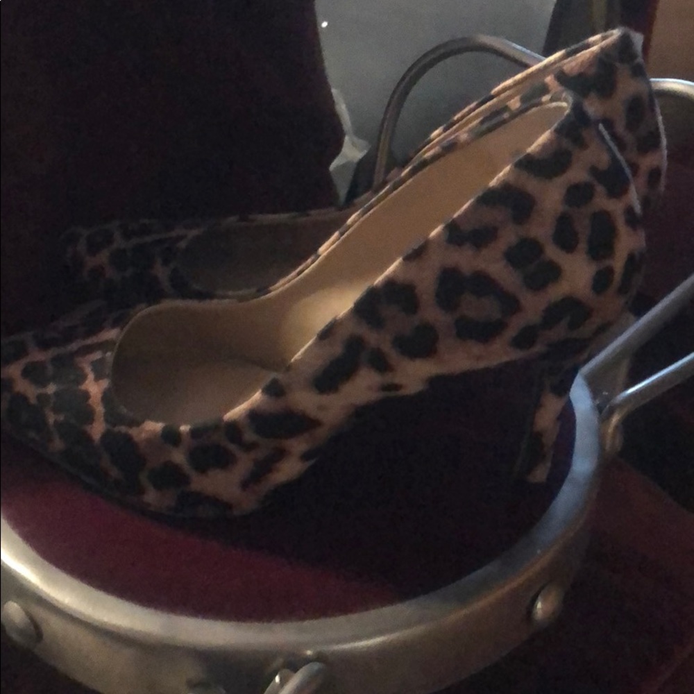 Heels - Picture 3 of 3